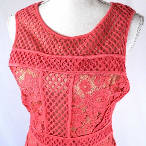 VENUS NWOT Trim Detail Lace Coral Dress - Picture 2 of 4